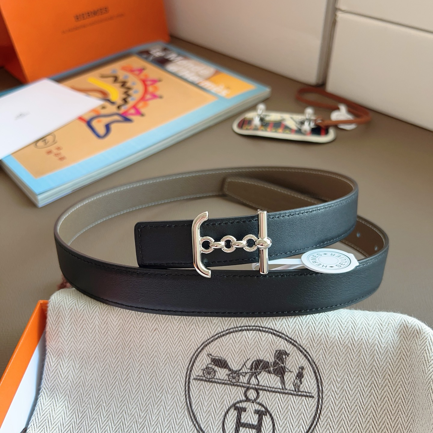 Hermès 2025 New Women's Double-Sided Belt 2.4cm Width