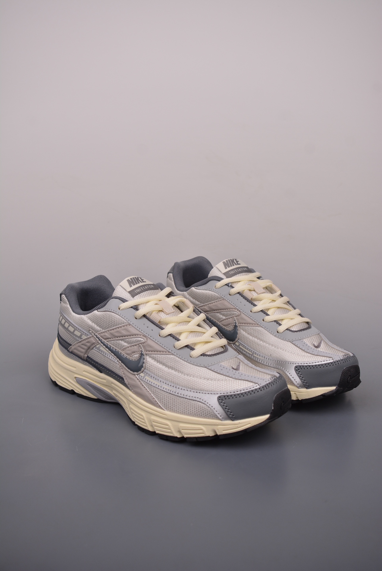 NikeInitiator Running Light Bone Grey HQ1179-001