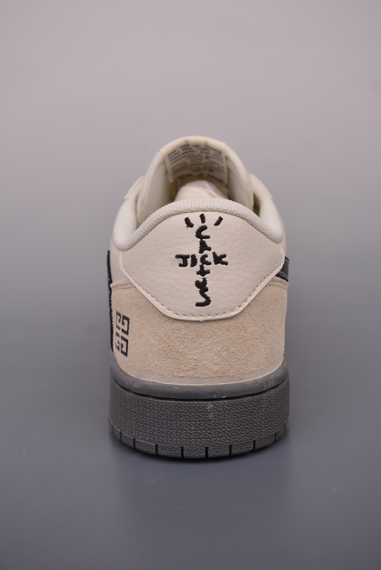 Givenchy x Travis Scott x Nike Air Jordan 1 Low OG SP off-white CF3688-030
