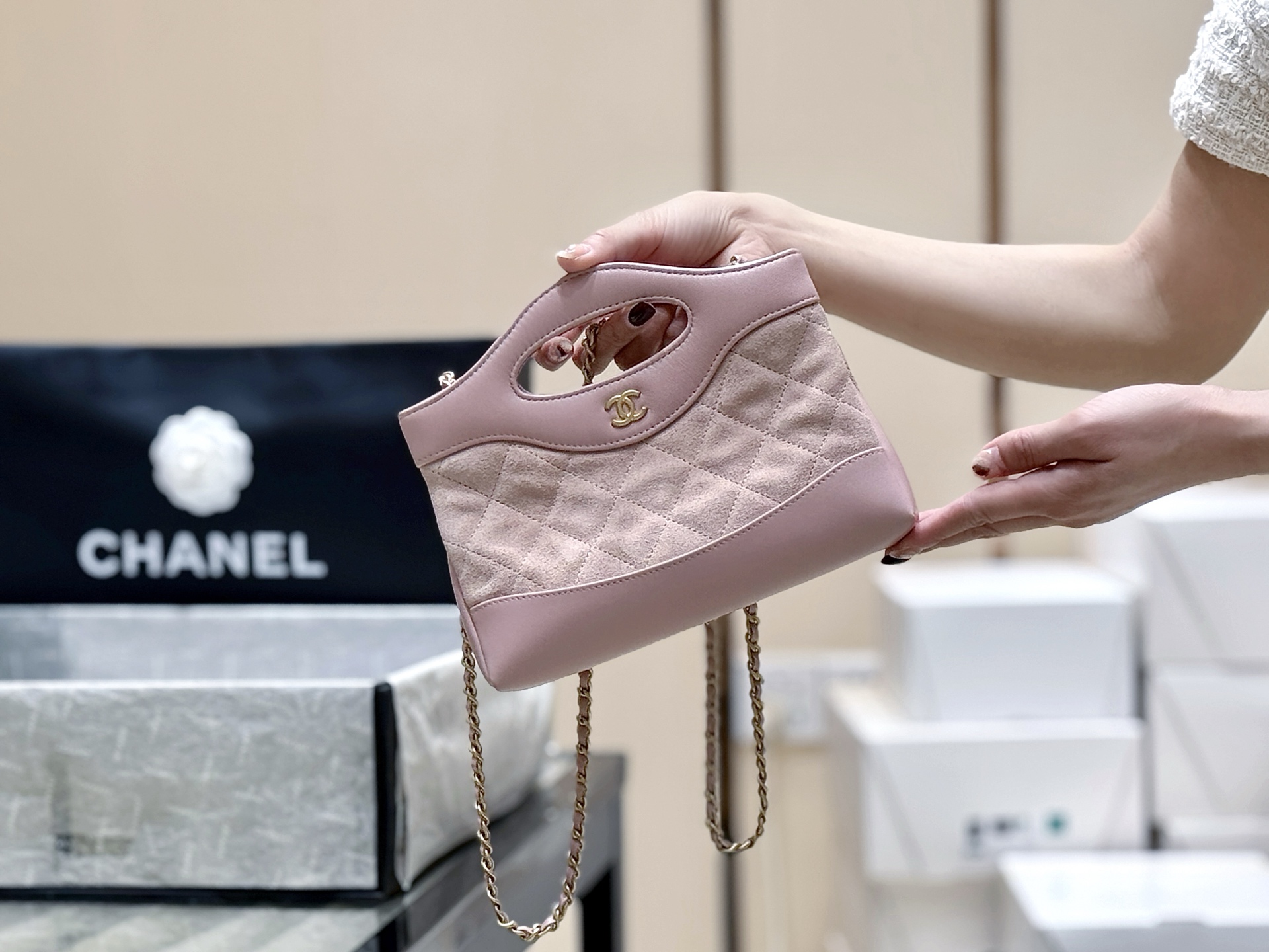 Chanel 25P Spring/Summer Preview Series 31nano Suede Handbag AP3656 00118