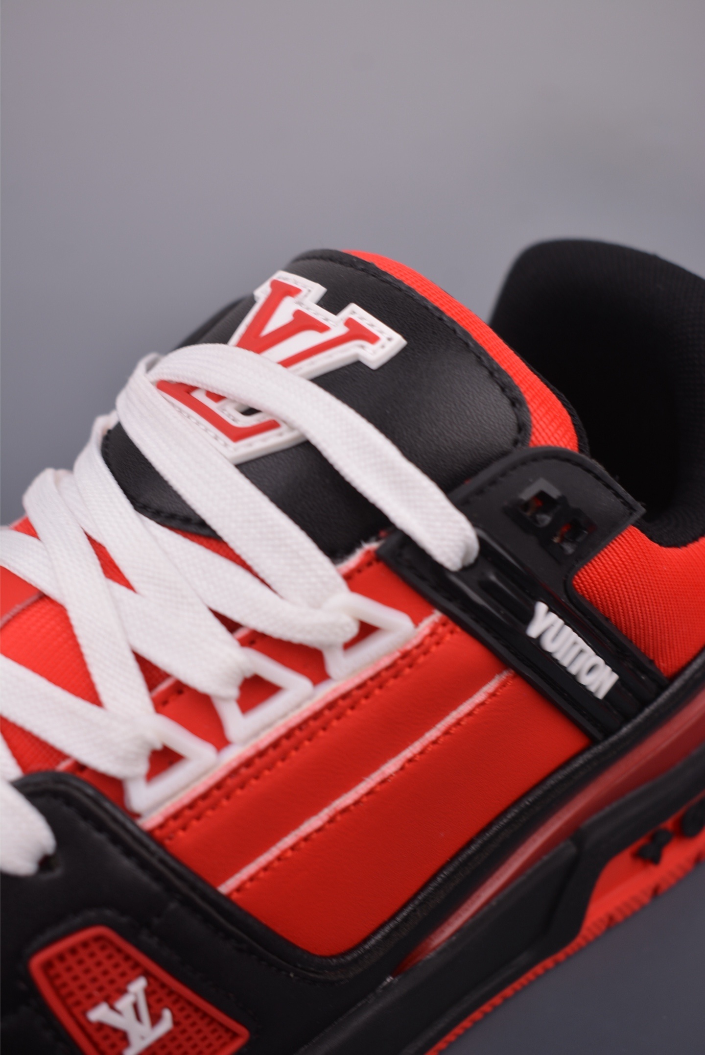 Louis Vuitton Trainer Sneaker Low 