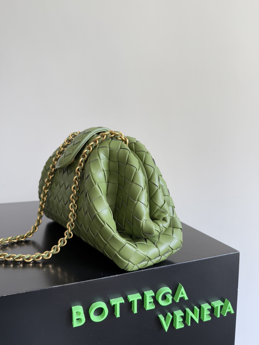 Bottega Veneta LAUREN CLUTCH chain clutch bag 785807