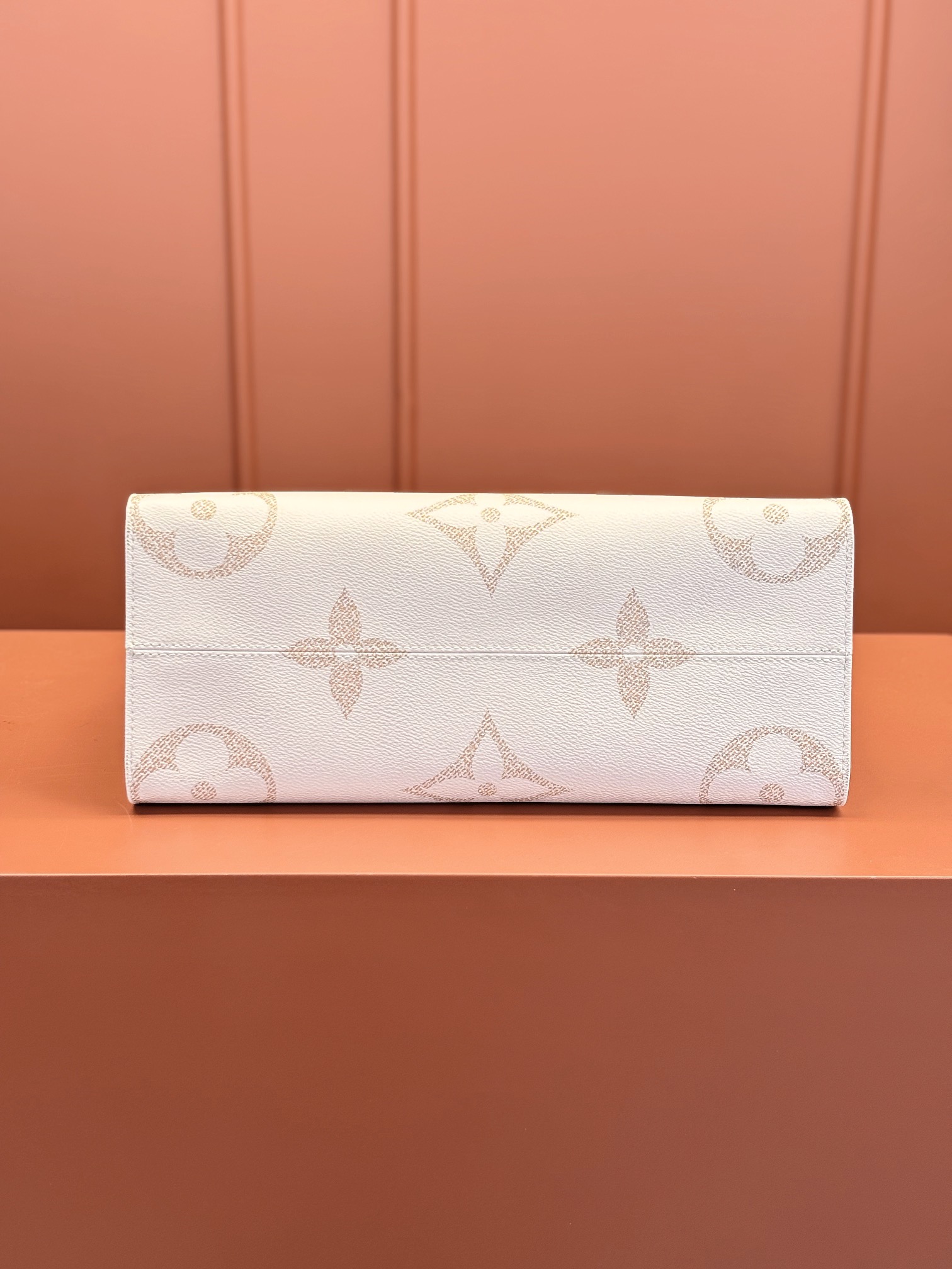 Louis Vuitton ONTHEGO Medium Handbag M46912
