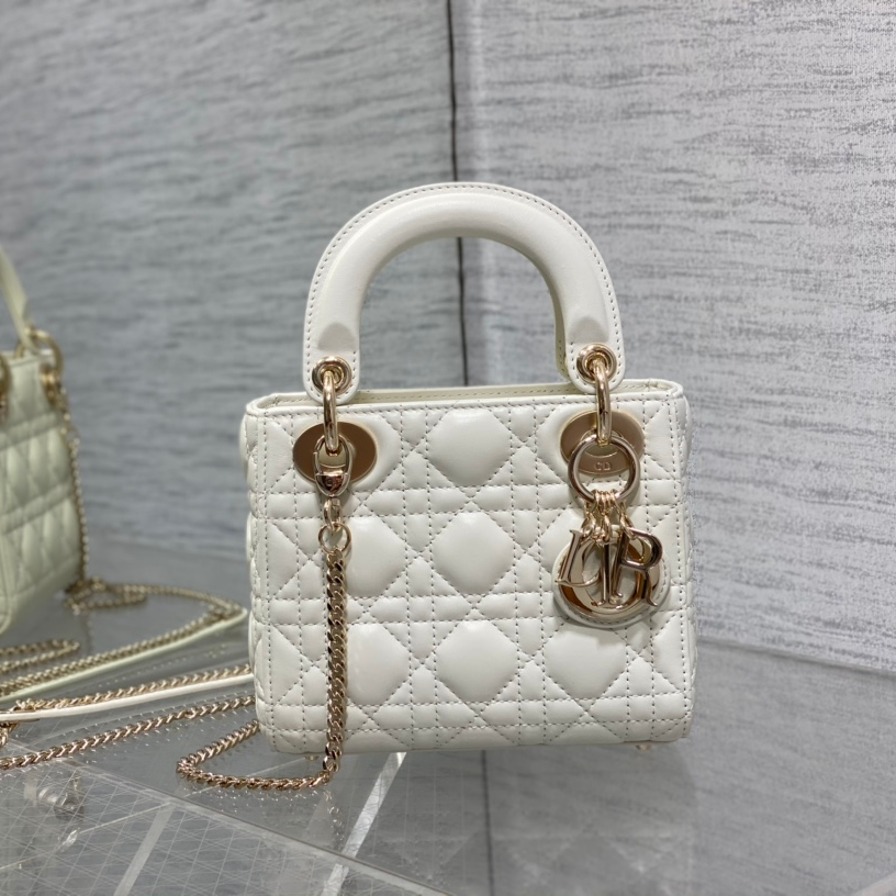 Dior assic Lady bag