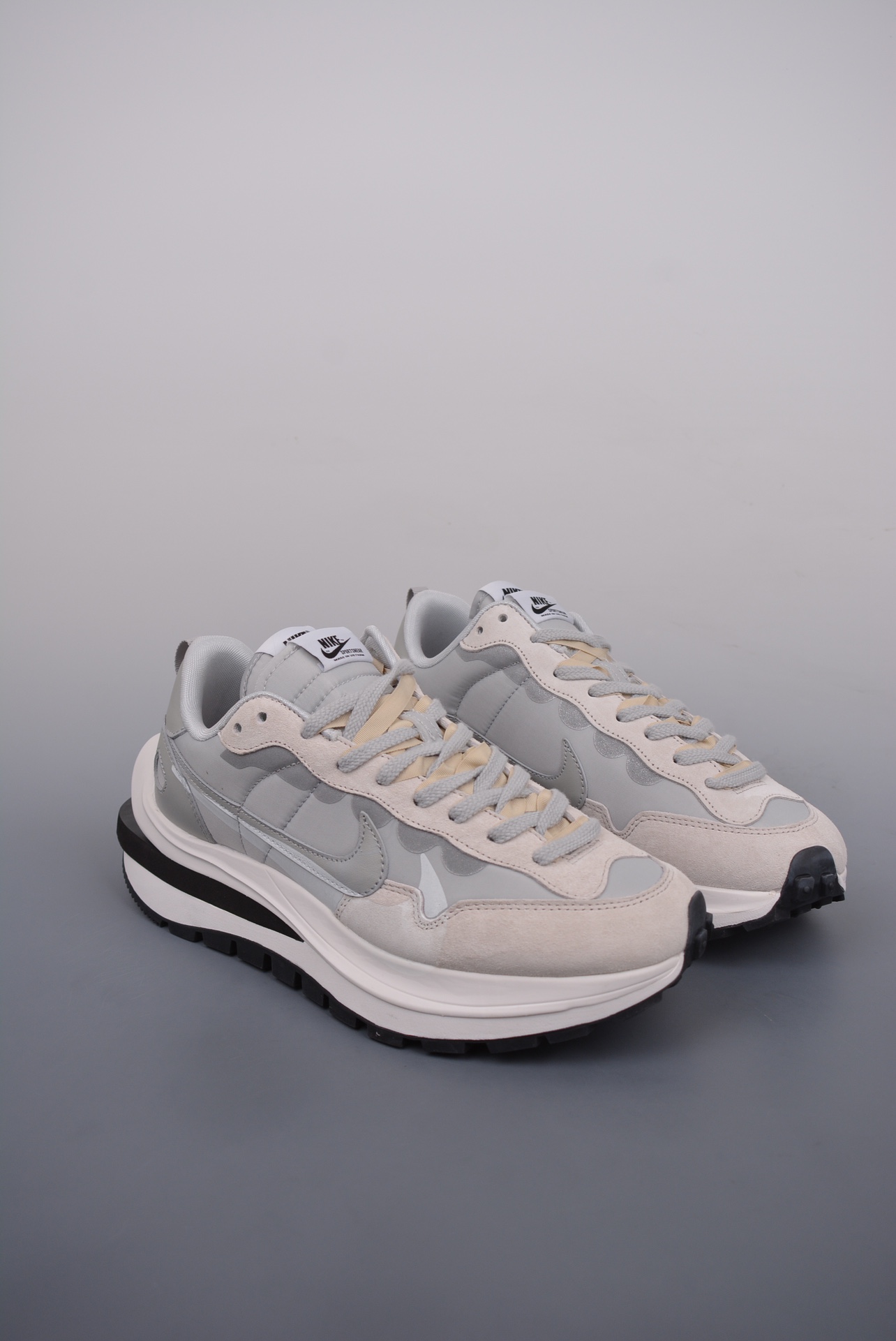 Sacai x Nike VaporWaffle 3.0 Beige Smoke Grey DD1875-108