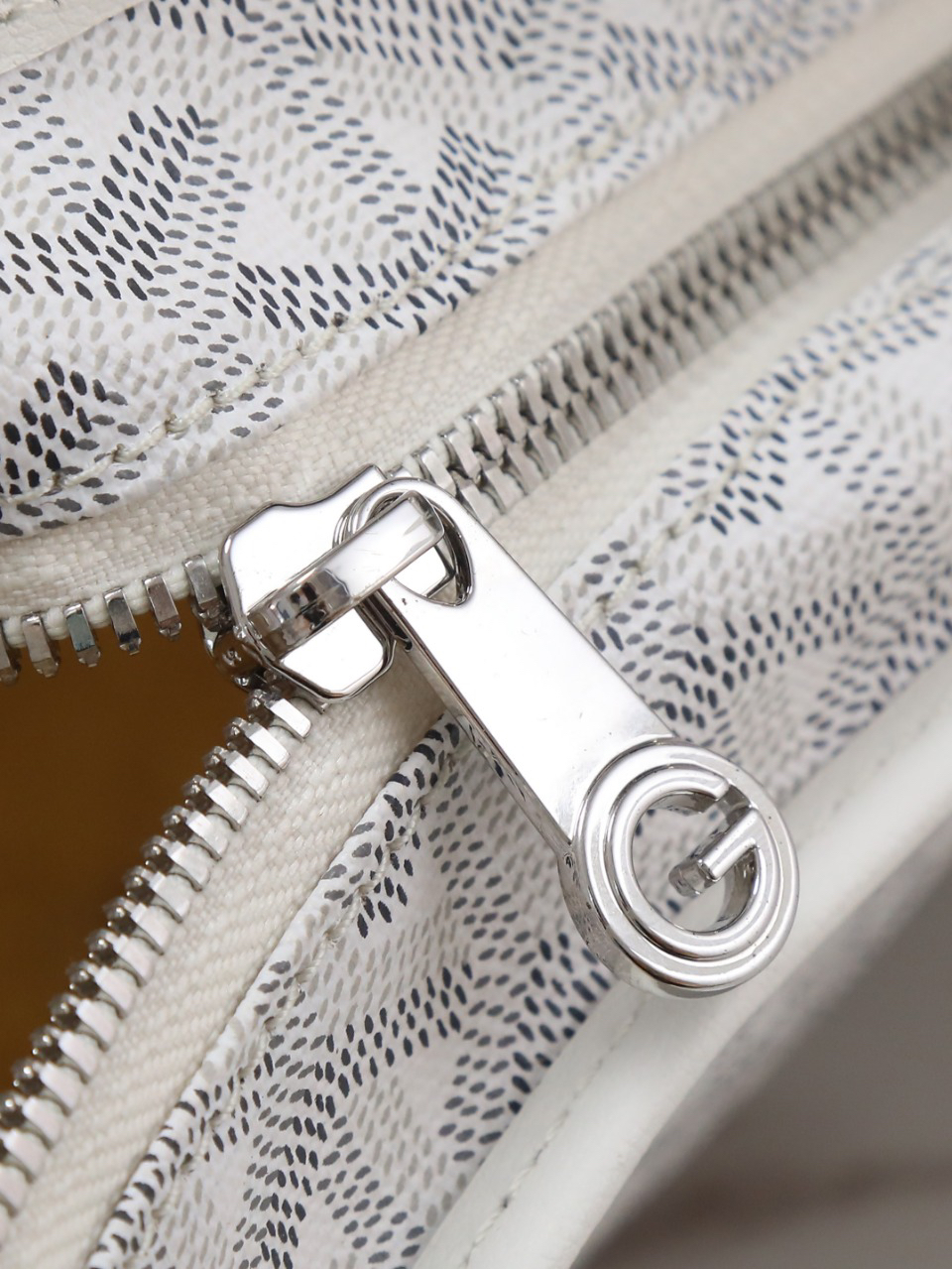 Goyard bohemian hobo 020223