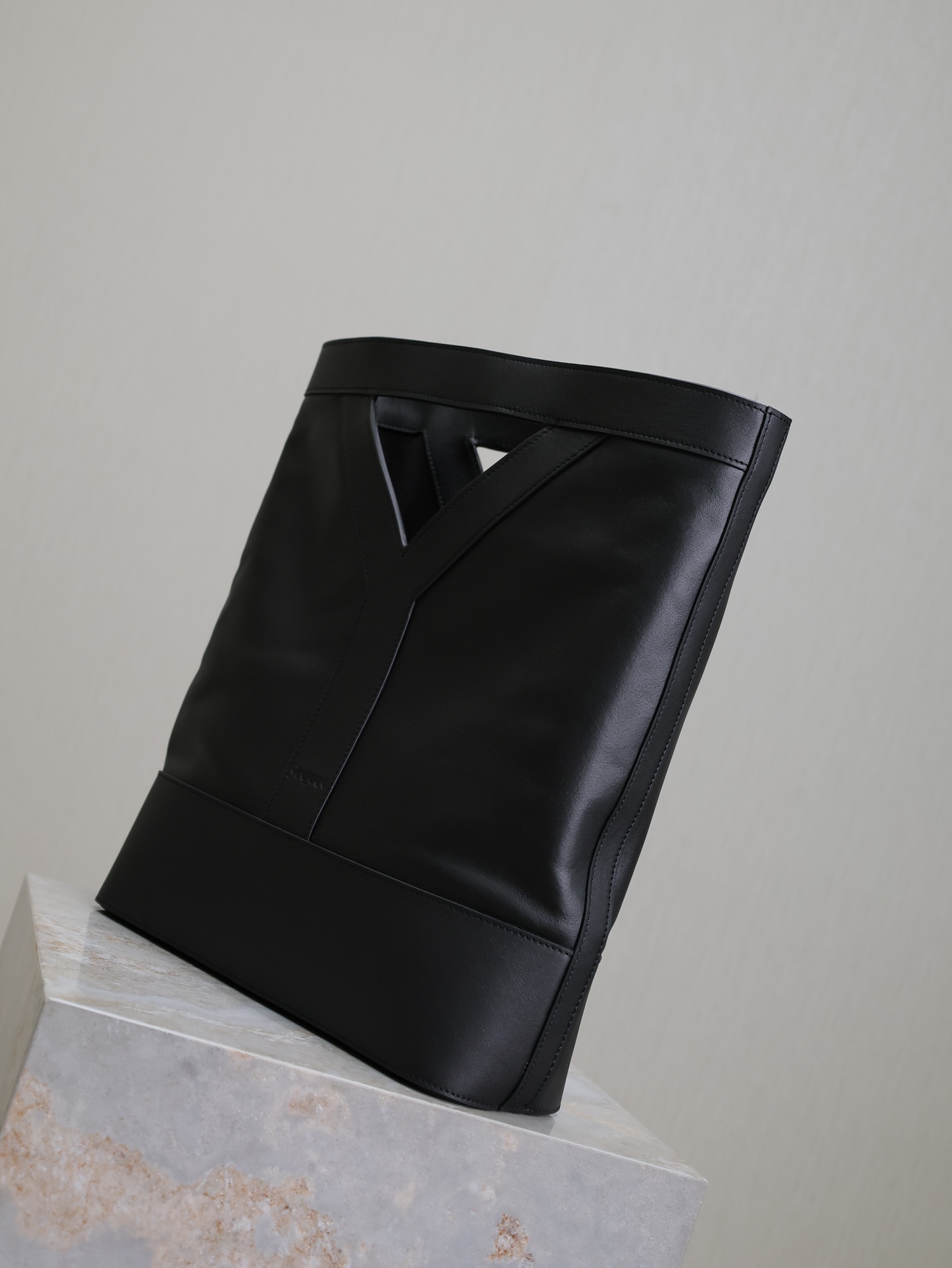 Yves Saint Laurent 24ss Autumn and Winter Limited Briefcase 817603