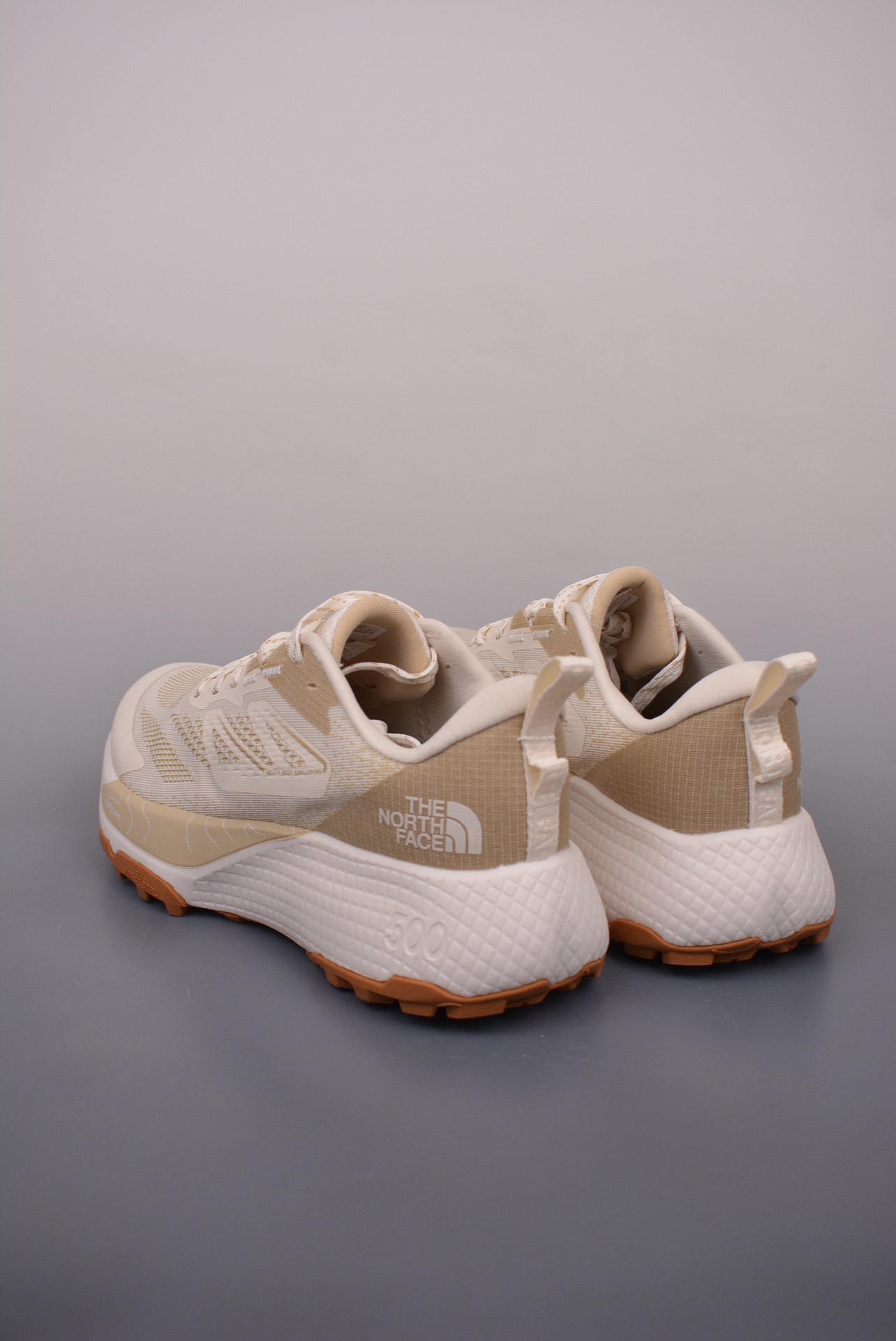 The North Face Altamesa 500 sneakers in off-white khaki NF0A83N3TOB-085