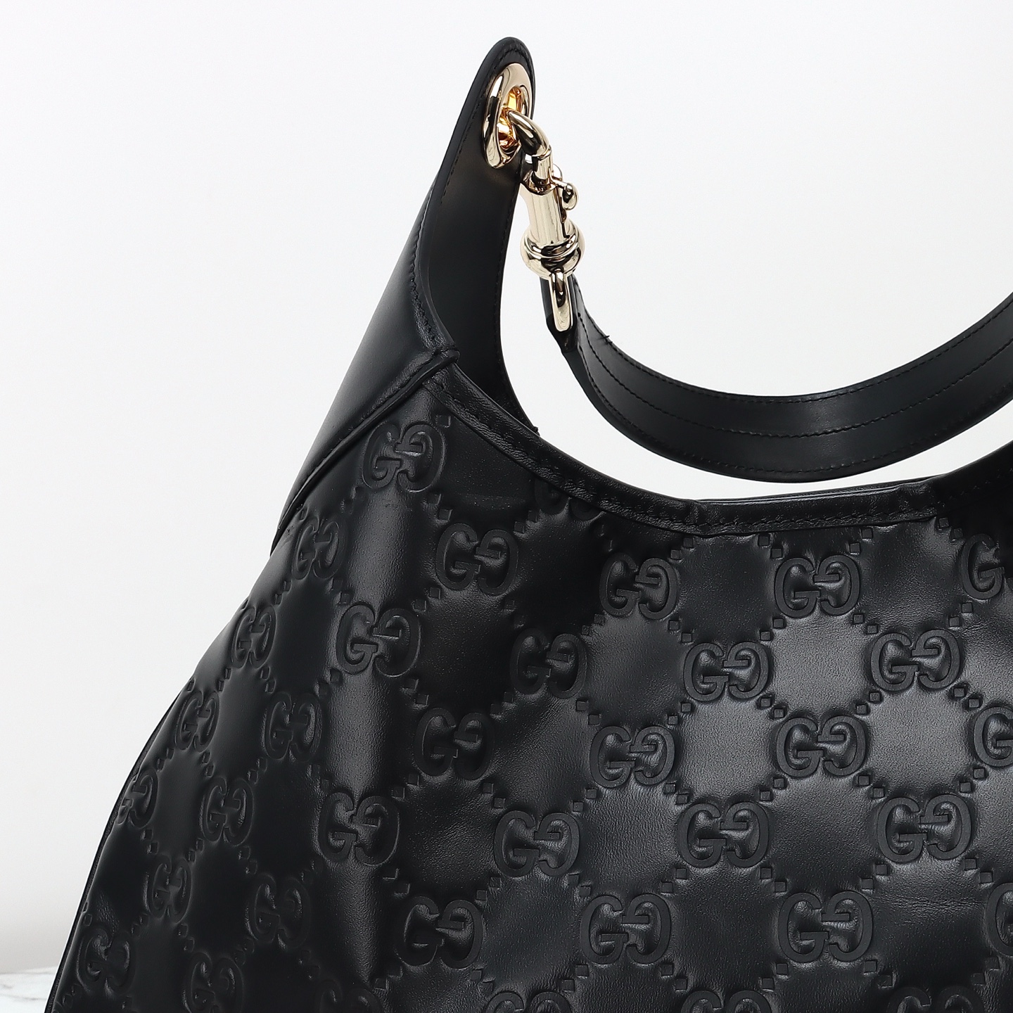 Gucci B medium shoulder bag 834981 AAEXI 1000