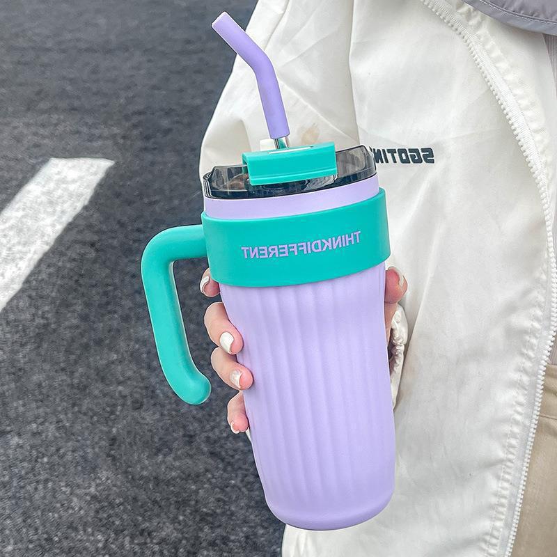 High-value, minimalist American-style handle mug with large capacity and dual-use stainless steel lid.