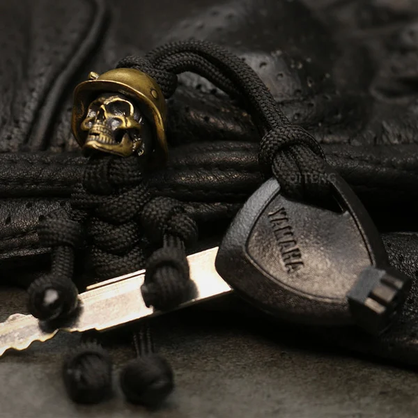 🔥Last Day Promotion-50% OFF🔥Skeleton Soldier Paracord Keychain