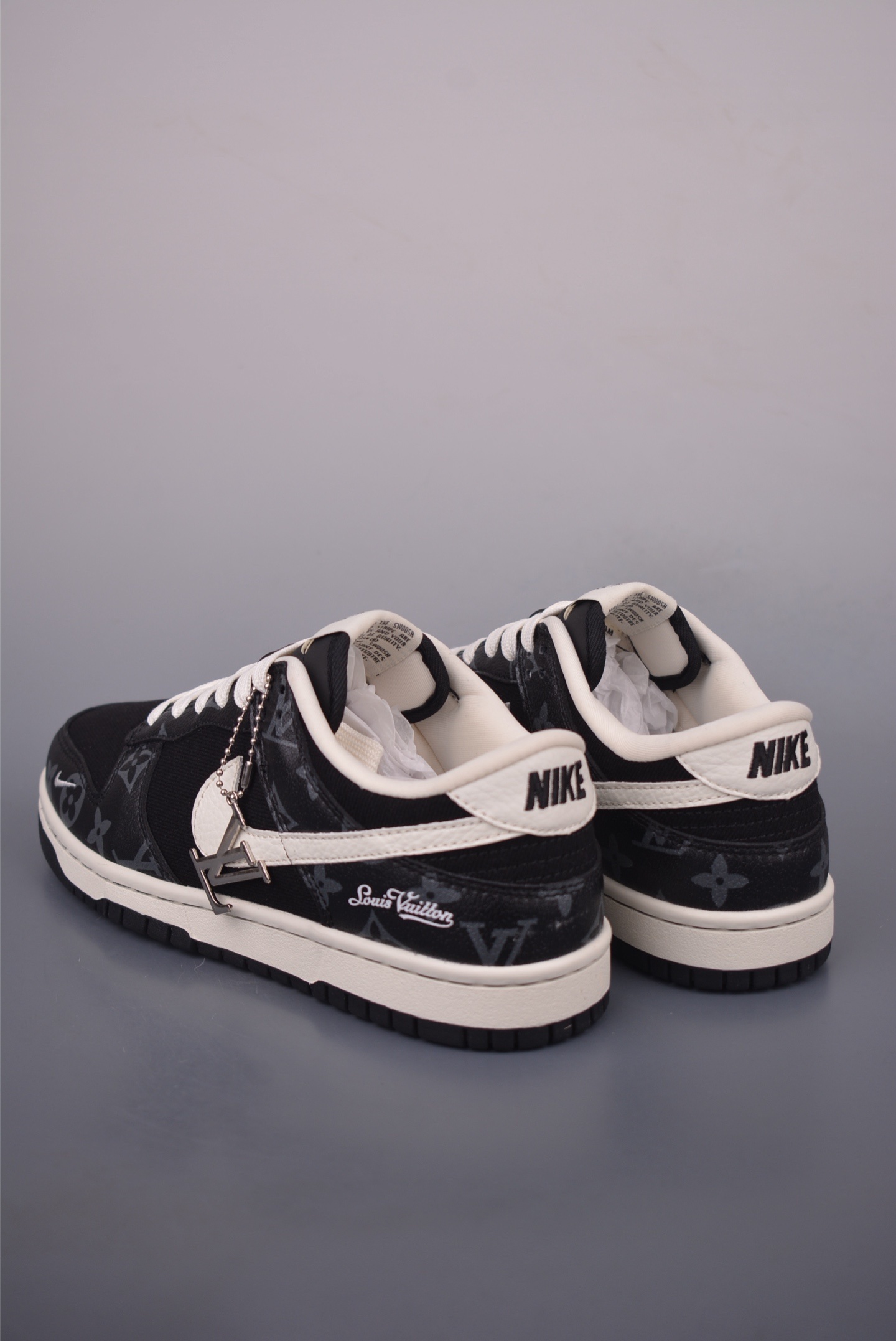 LV x Nike SB Dunk Low 