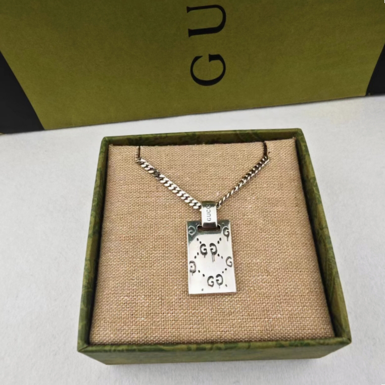Gucci GG Square Plate Vintage Necklace