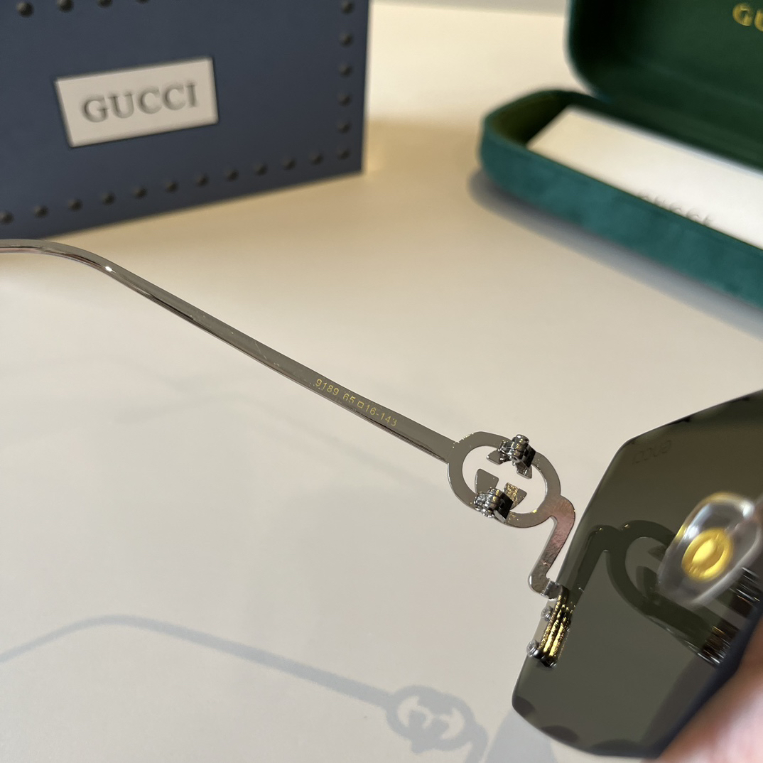 Gucci Square Frame Sunglasses