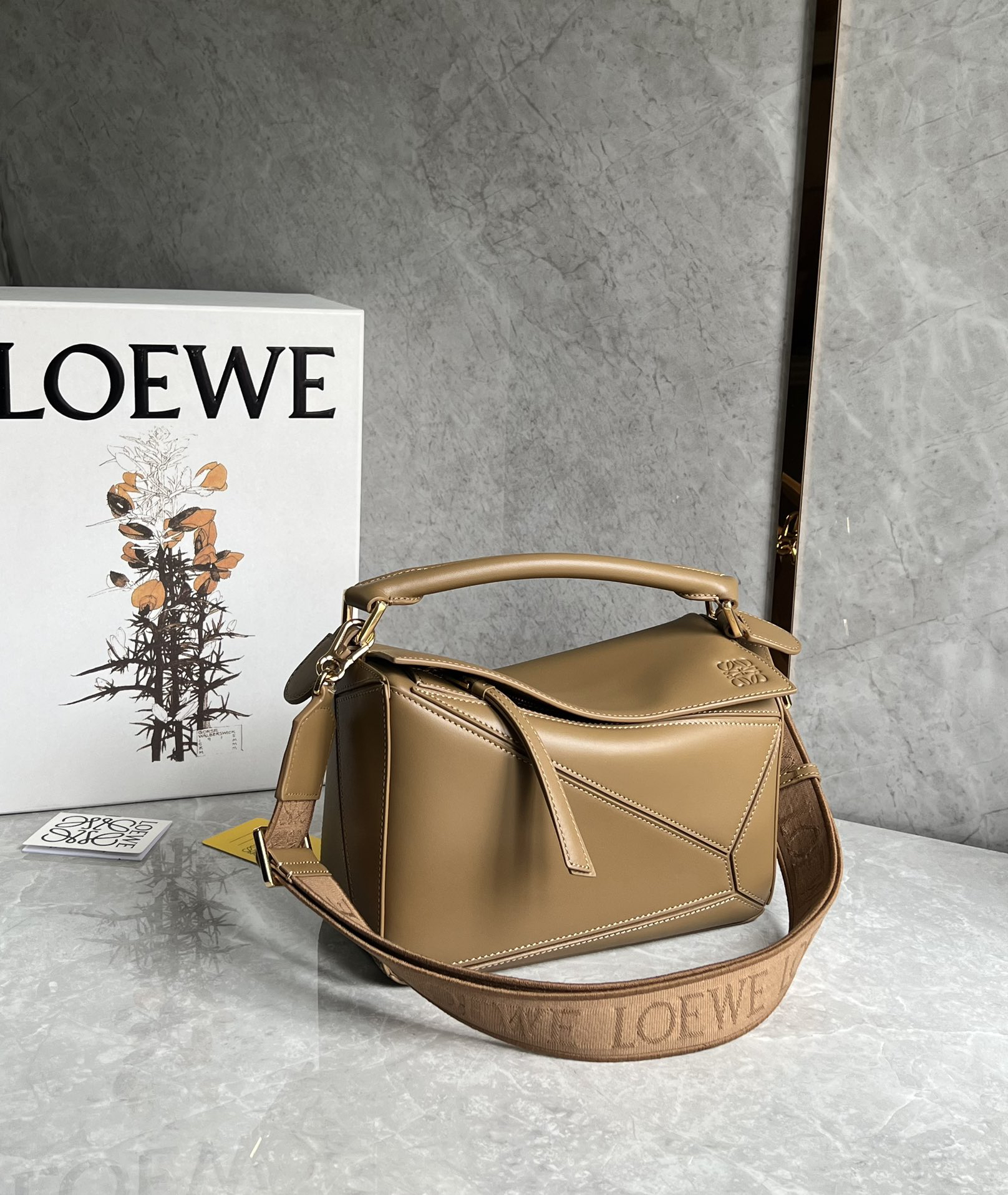 Loewe zzle embroidered shoulder strap bag 0189