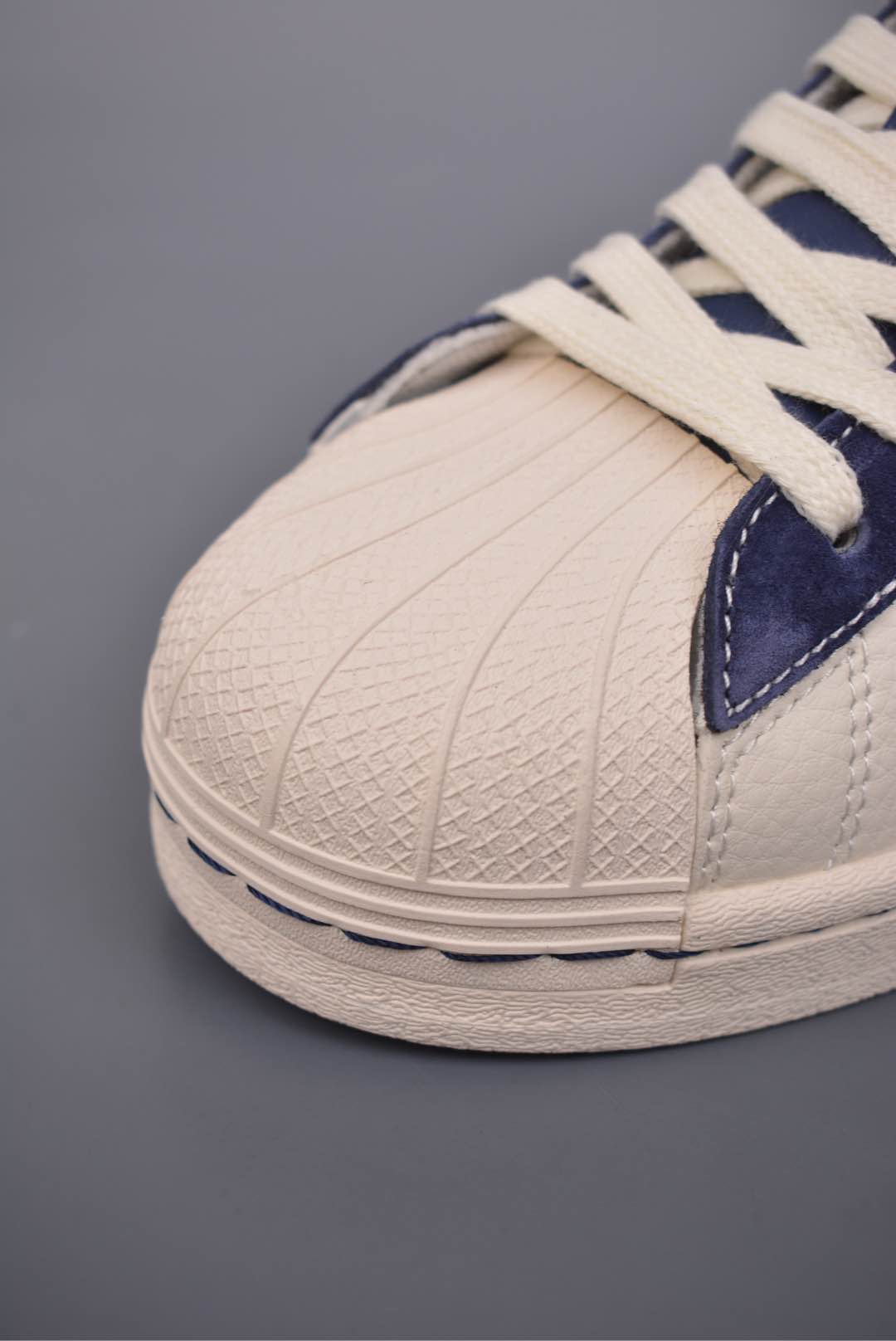 Supreme x Adidas Originals Superstar Off-White Blue  BZ2501