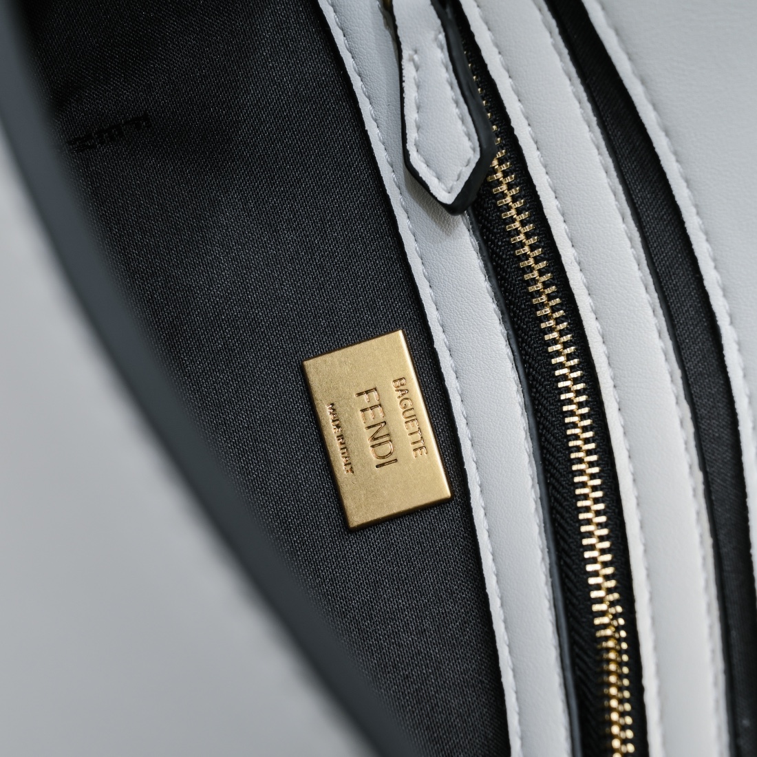 FENDI BAGUETTE handbag 6809