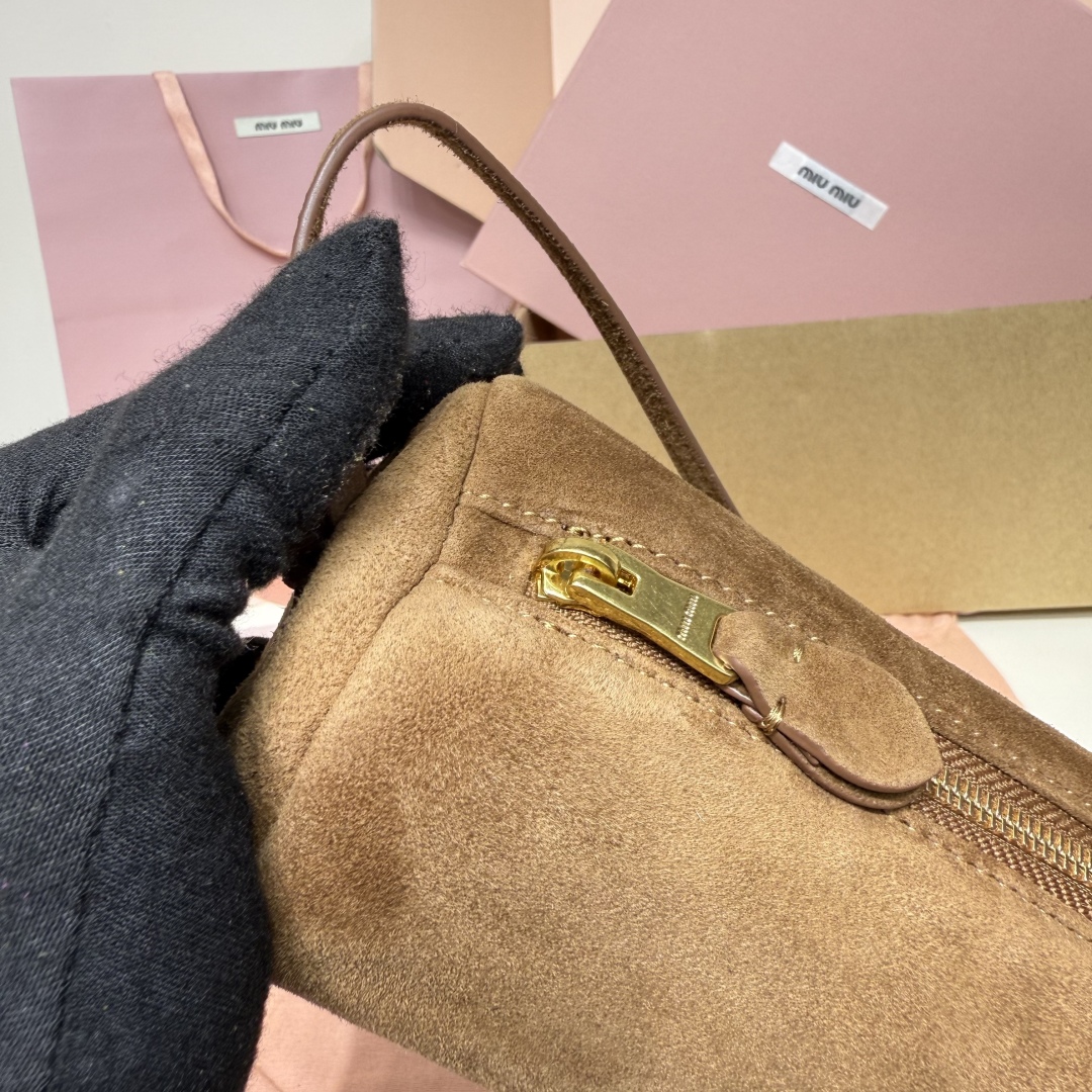 Miu Miu small bag 5NE851