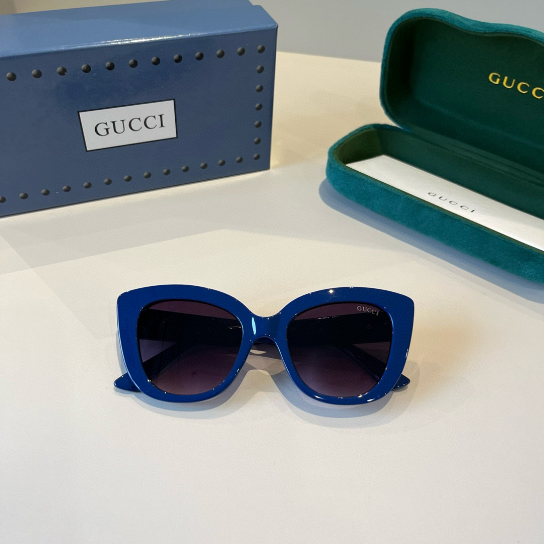 Gucci Round Frame Sunglasses