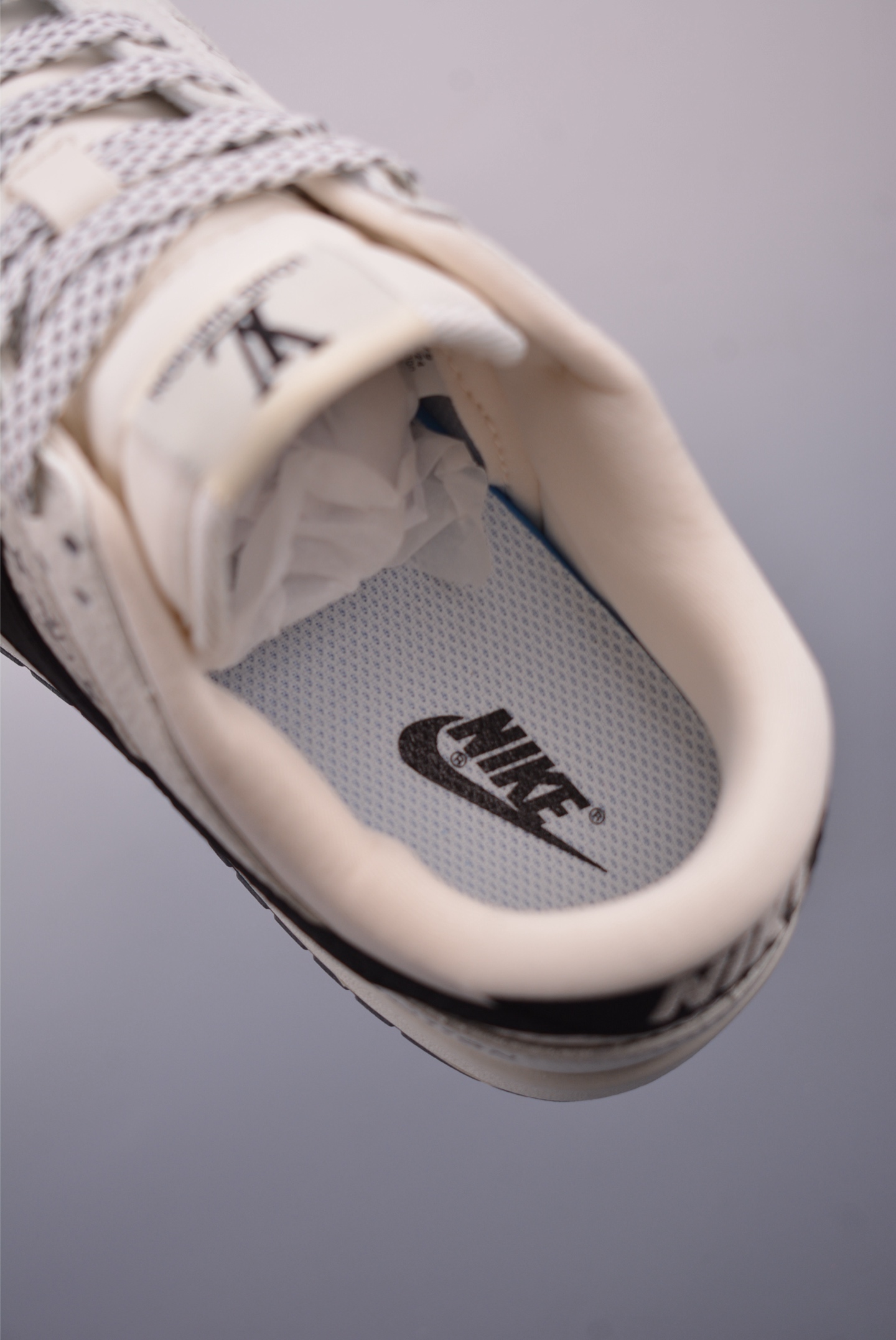 Louis Vuitton x Nike SB Dunk Low sneakers White and Black LV Print CH8311-112