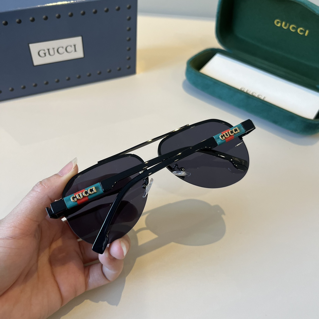 Gucci Round Frame Sunglasses