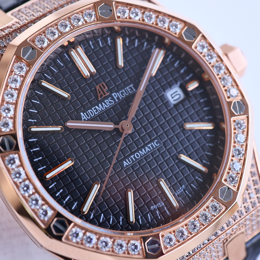 Audemars Piguet Royal Oak Series 15510OR.OO.D002CR.02