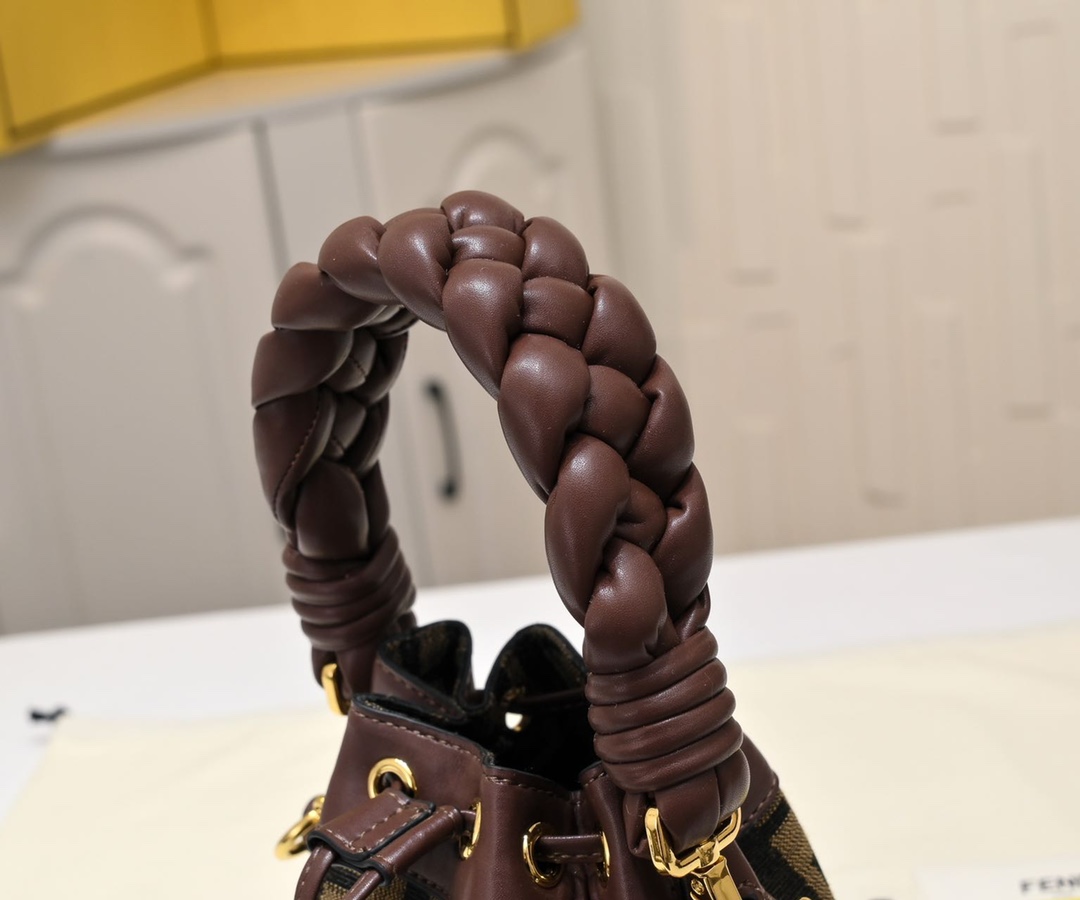 FENDI Braided Handle Bucket Bag 0189