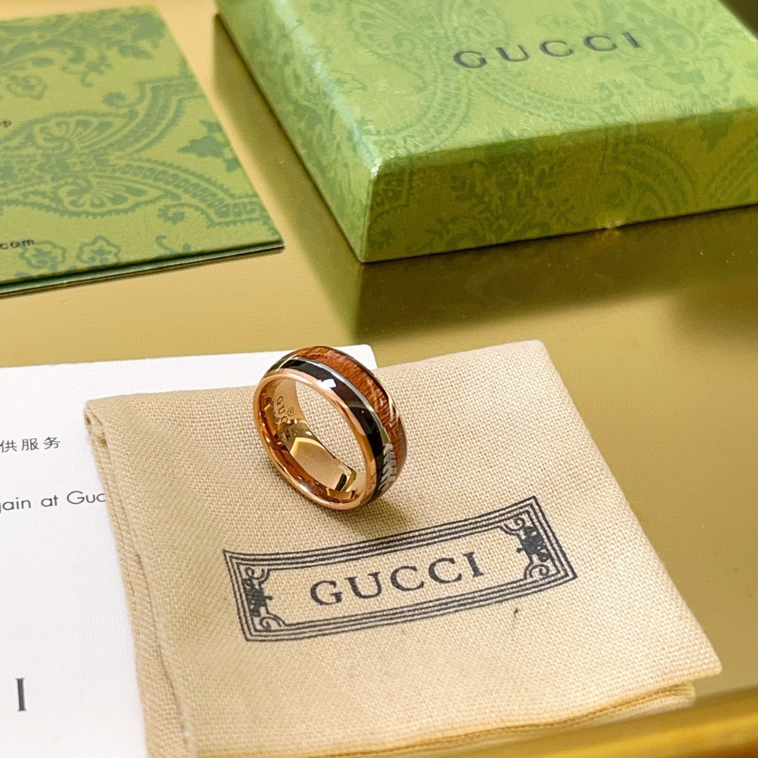 GUCCI Resin Wood Grain Ring