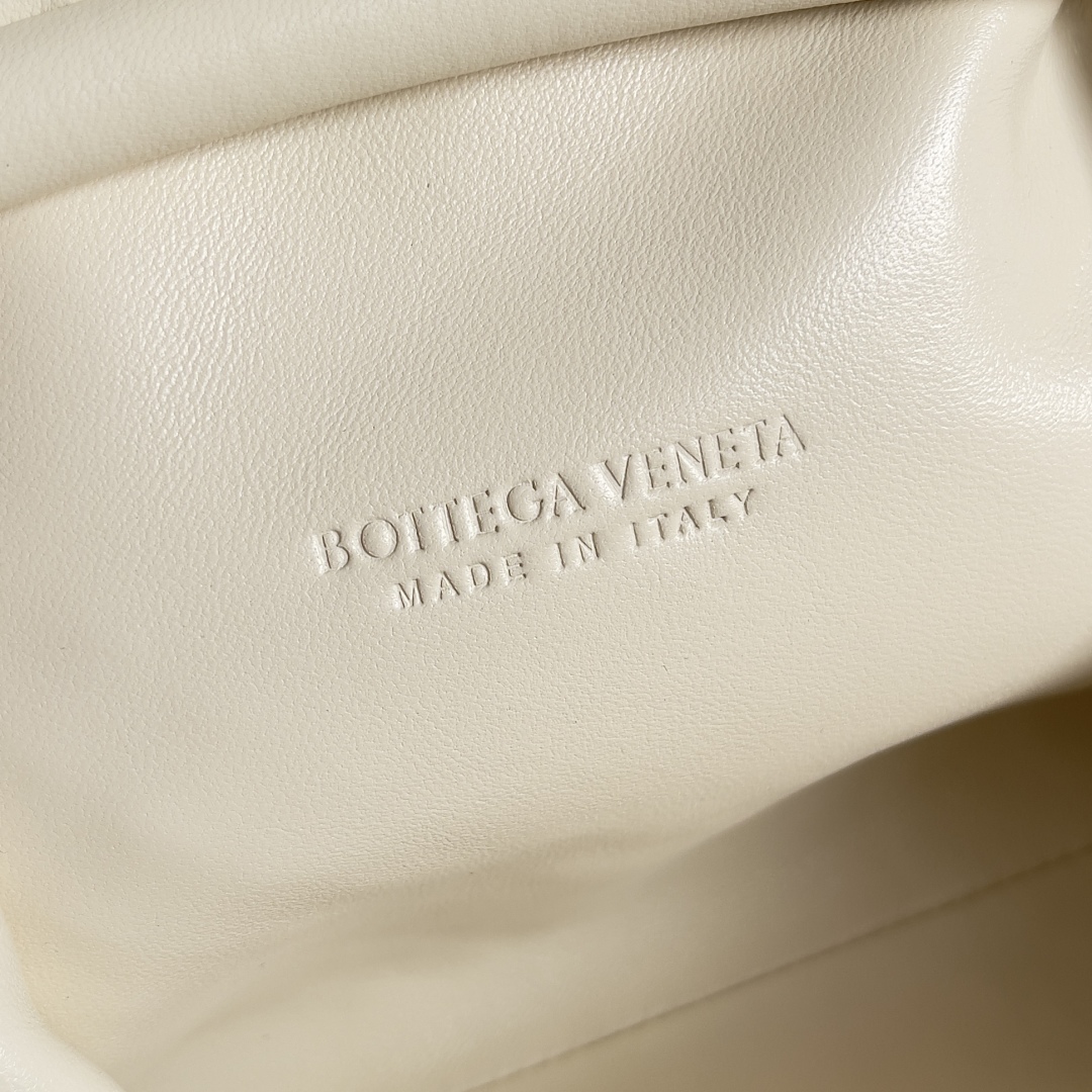 Bottega Veneta LAUREN 1980 Small Clutch 804038