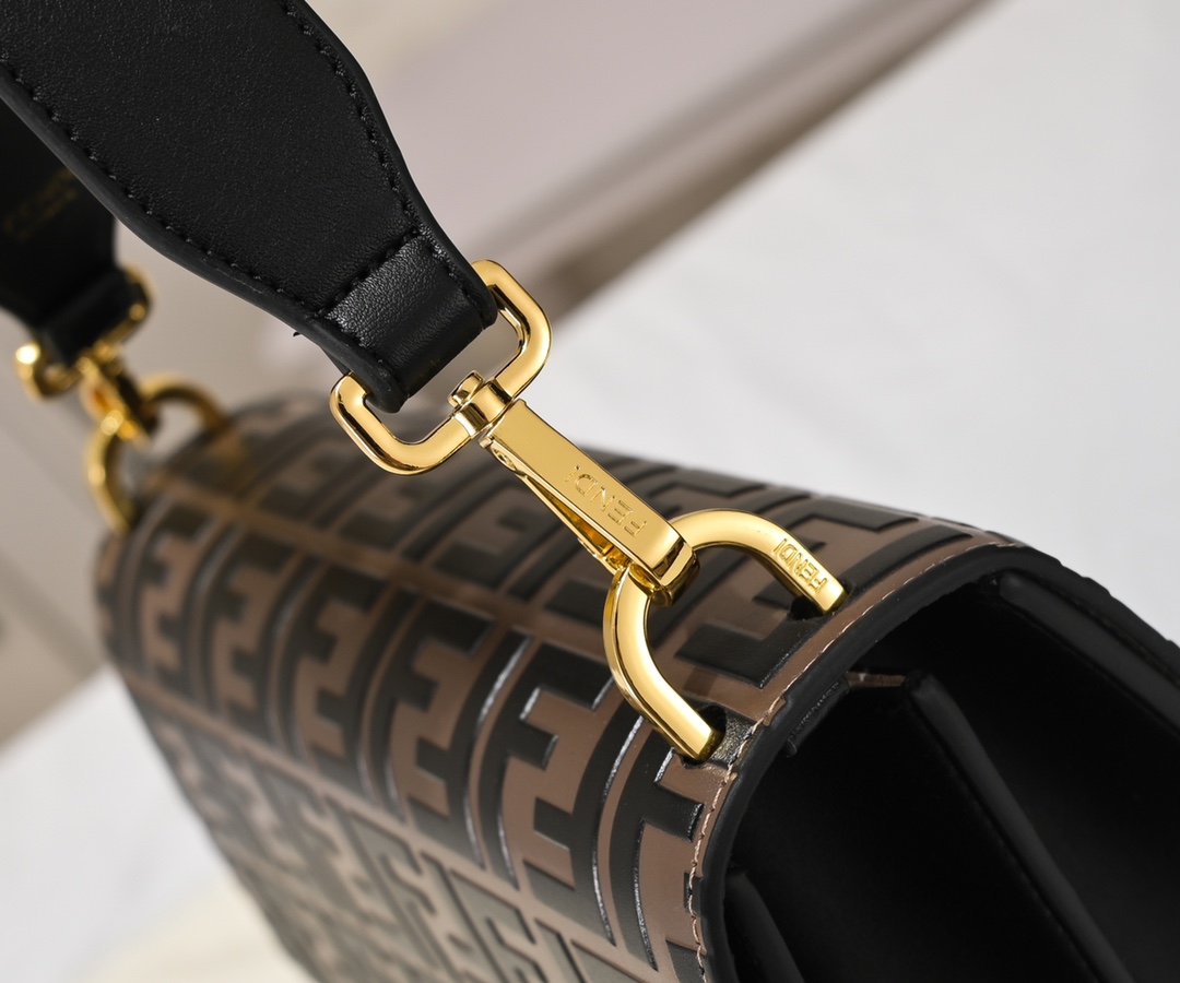 FENDI Printed Large Cover Bag 5577
