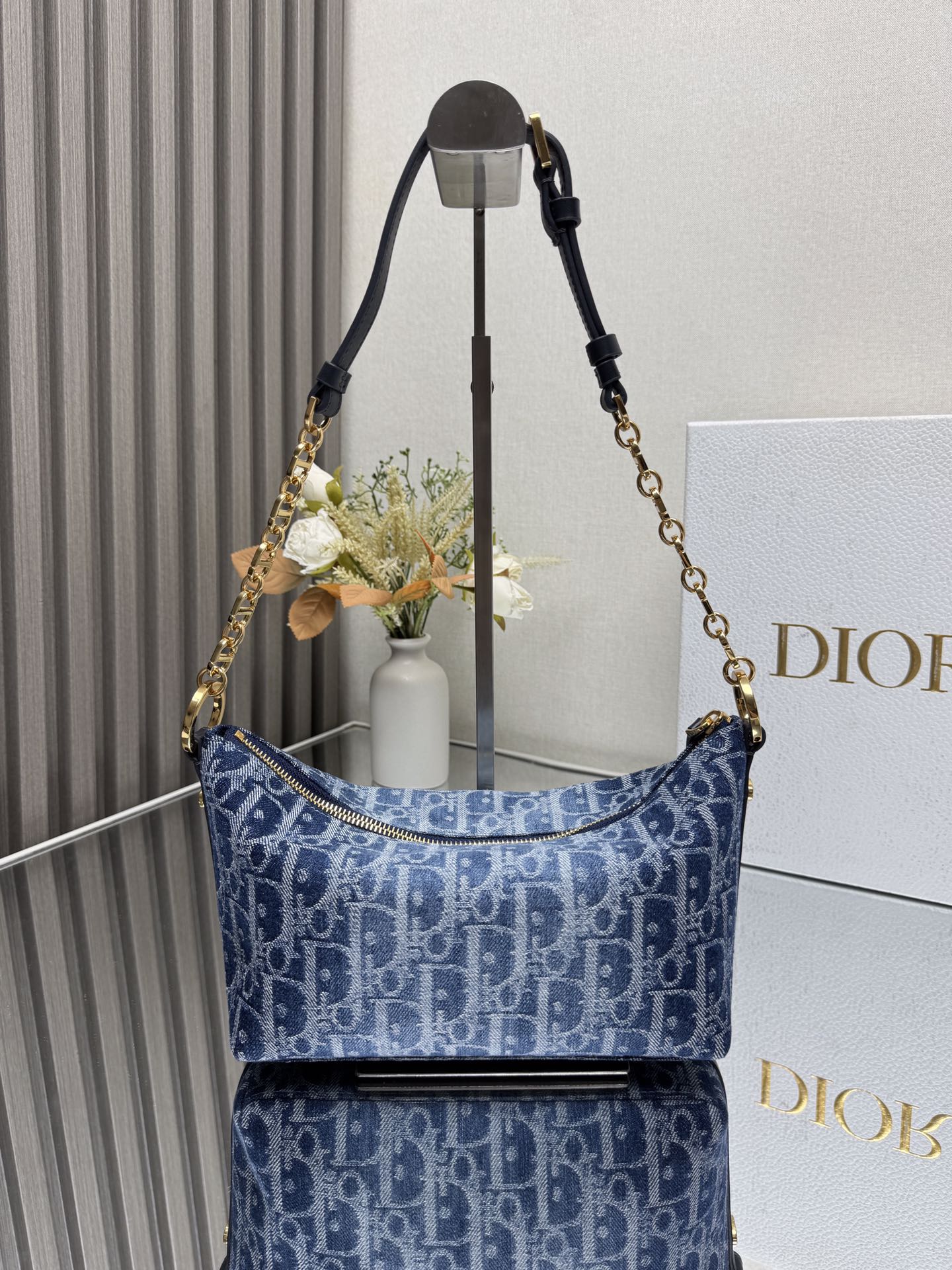 Dior star Hobo chain bag 3202
