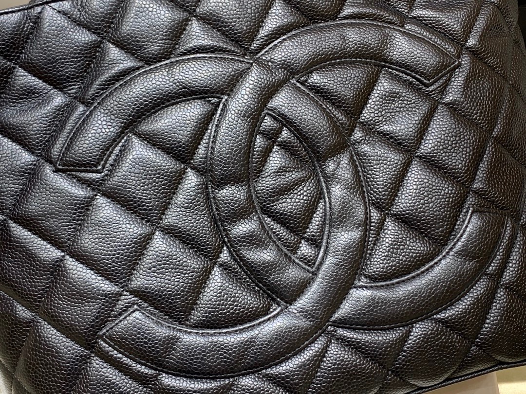 Chanel Vintagep Hilton Bag 91030