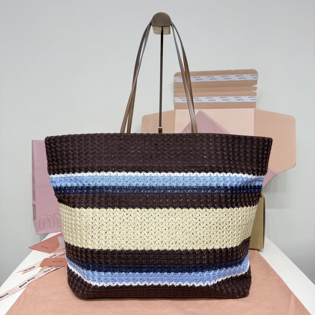 Miu Miu embroidered bag 5BG228