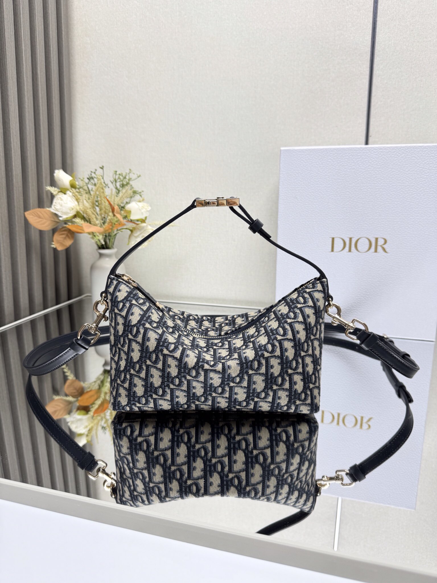 Dior Natural Color Series Old Flower Embroidered Handbag 5554