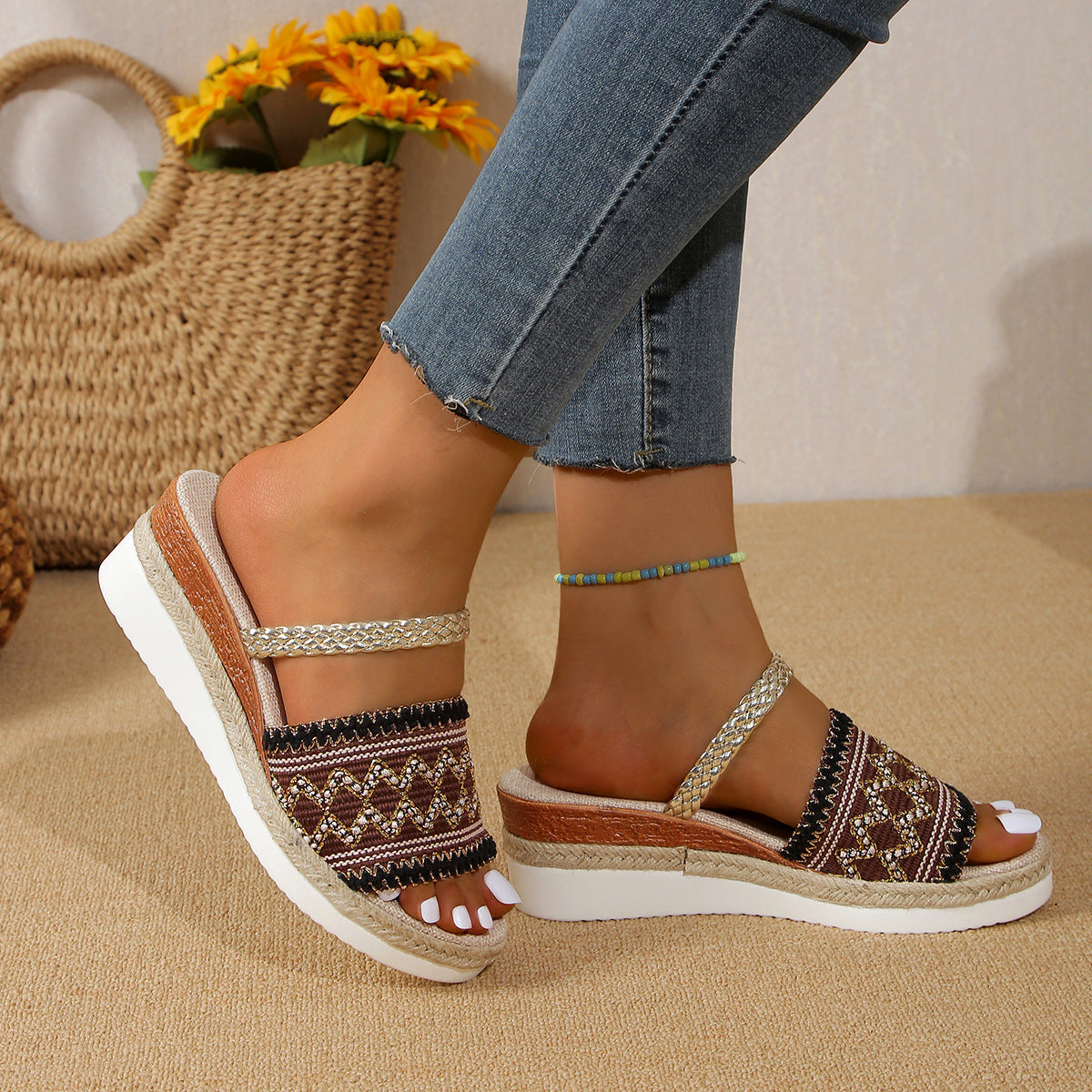 Ethnic Style Wave-Patterned Sandals: New Color-Blocked One-Line Thick-Soled Shoes for Women