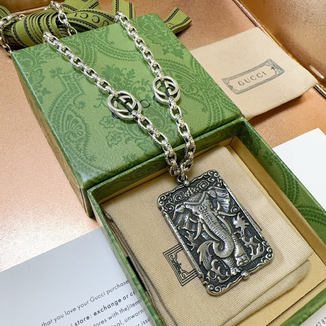 Gucci Anger Forest series new double G elephant square necklace