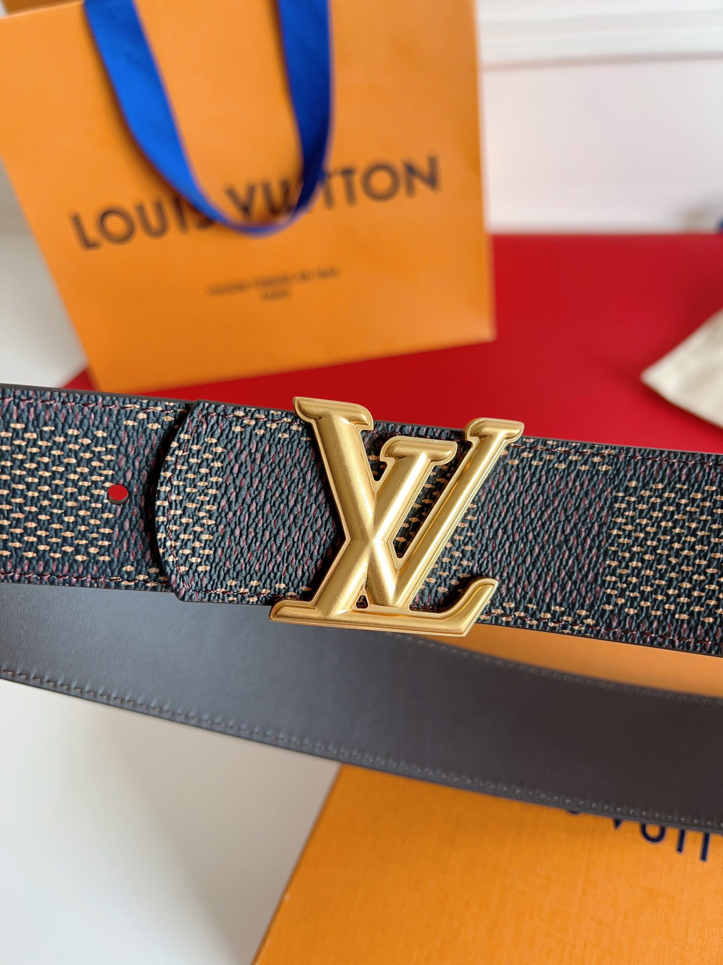 Louis Vuitton classic monogram leather belt 4CM wide