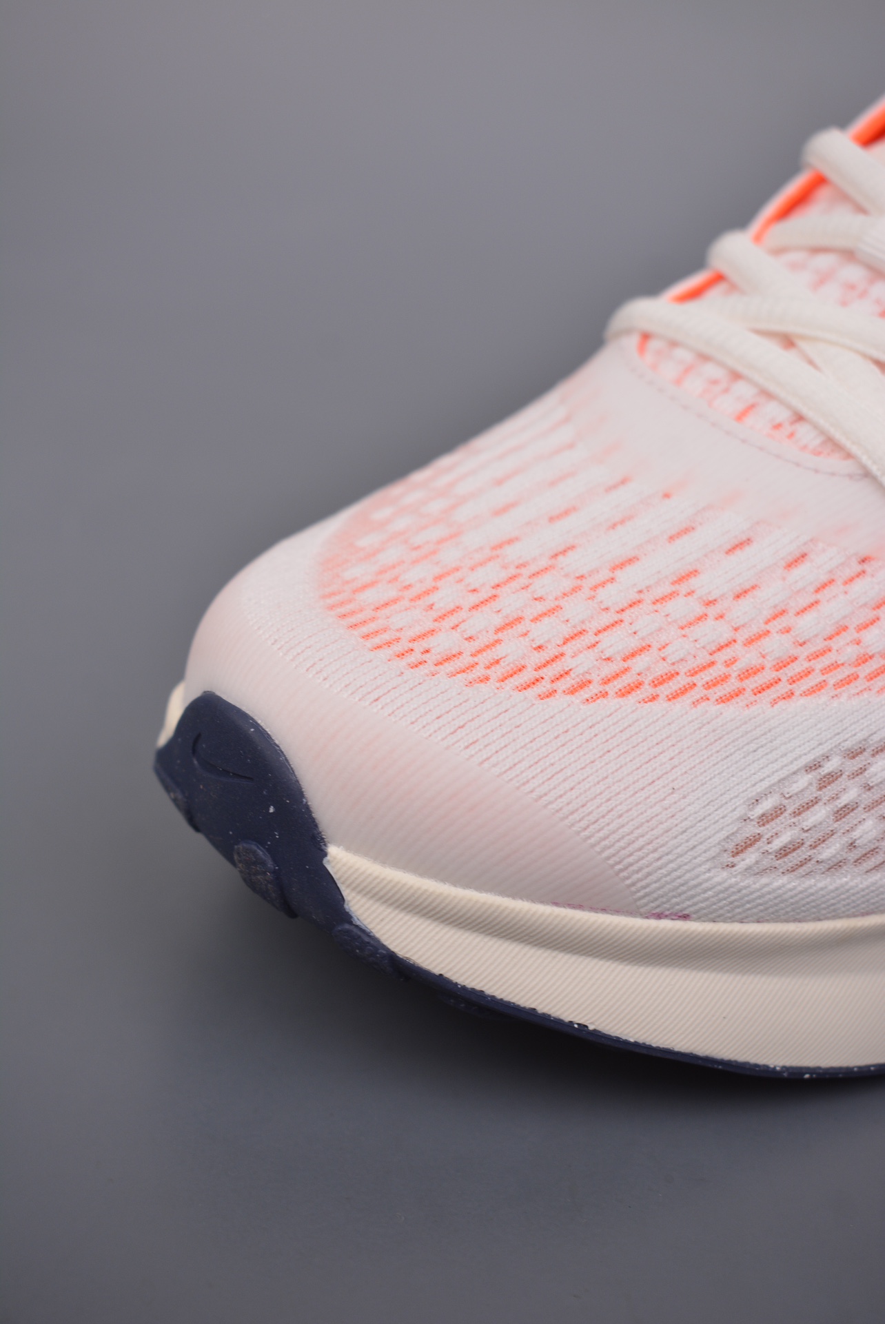 Nike Journey Run Sail Total Orange FN0228-100