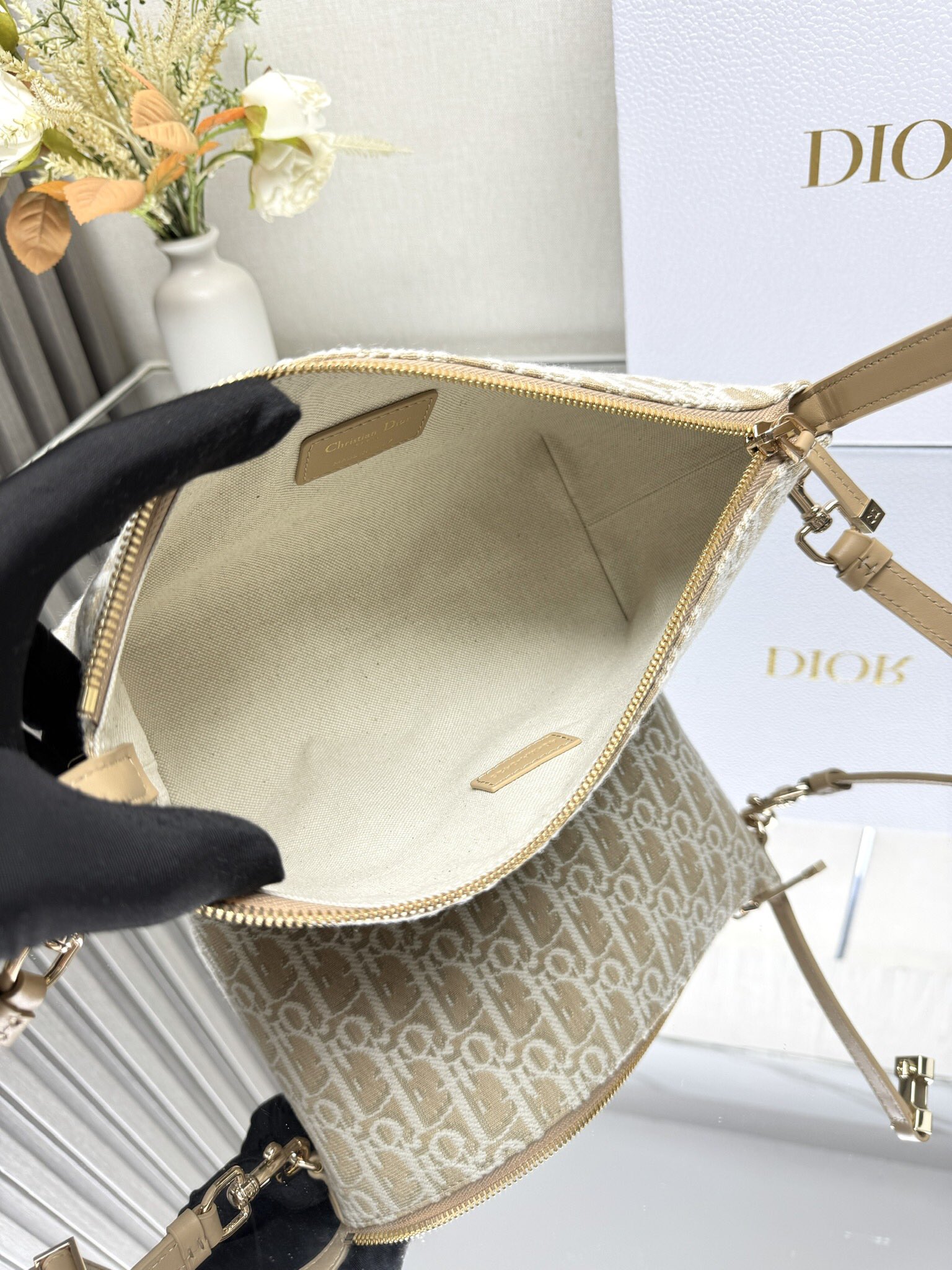 Dior Natural Color Series Old Flower Embroidered Handbag 5554
