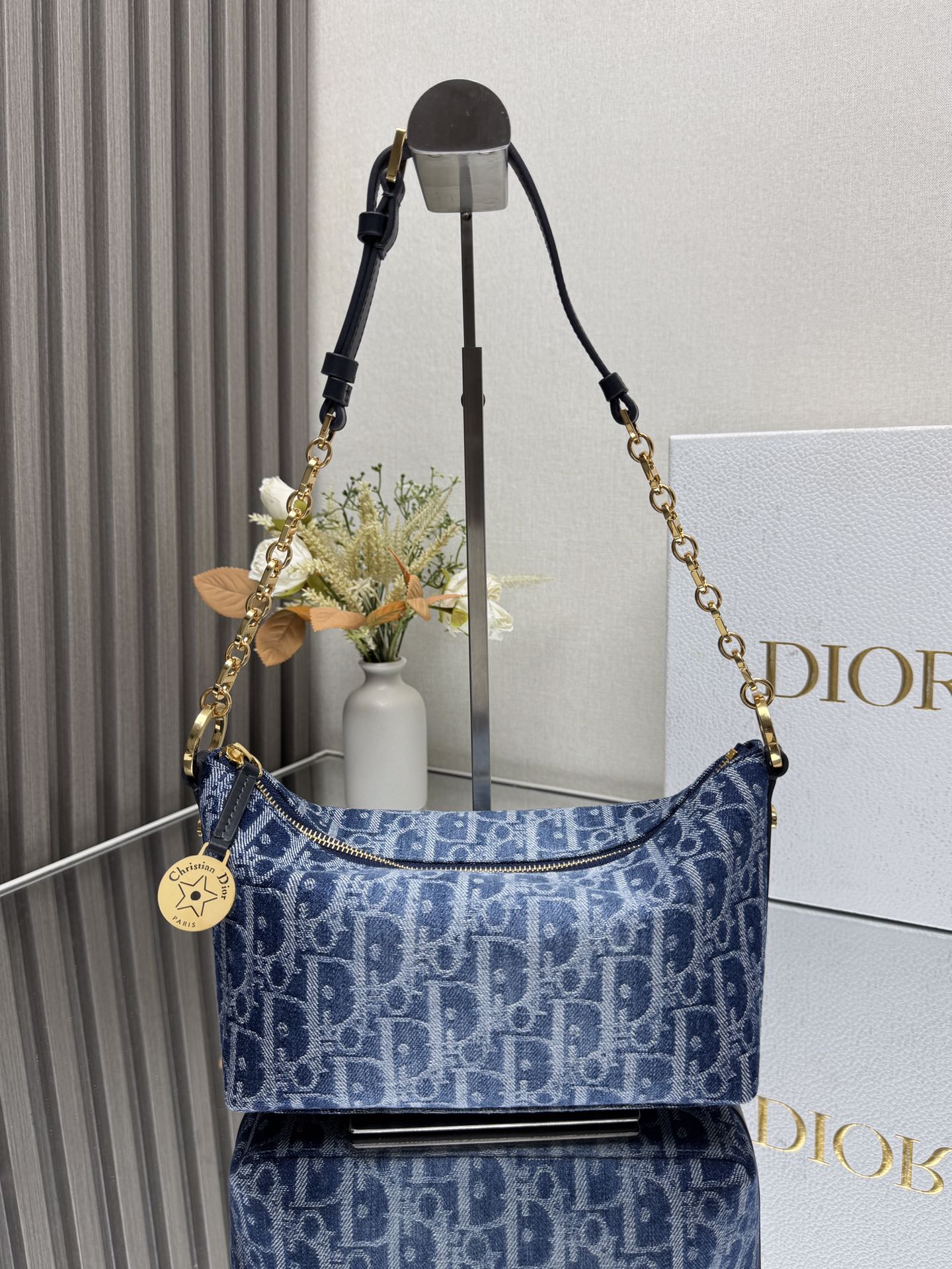 Dior star Hobo chain bag 3202