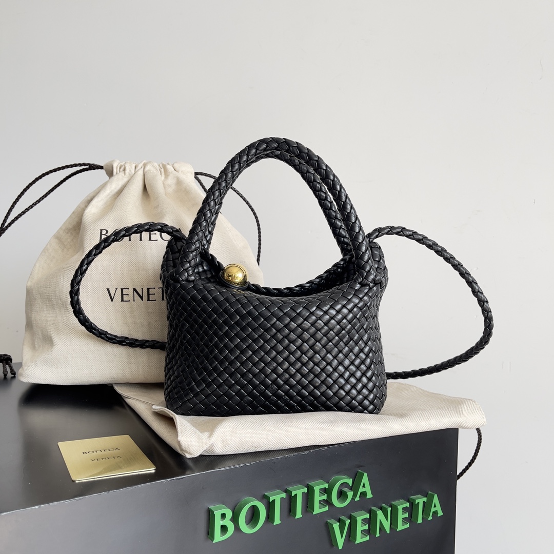 Bottega Veneta TOSCA woven handbag 776755