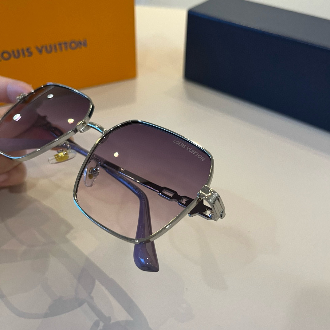 Louis Vuitton Round Frame Sunglasses