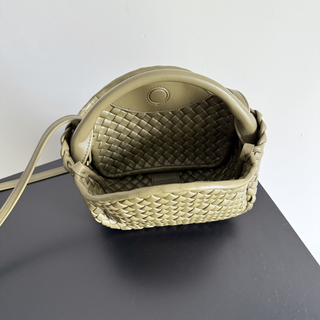 Bottega Veneta Cobble Mini Bag 805739