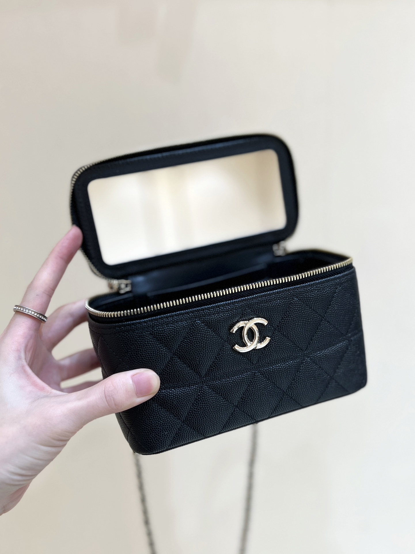 Chanel 25C handle long box AP4404