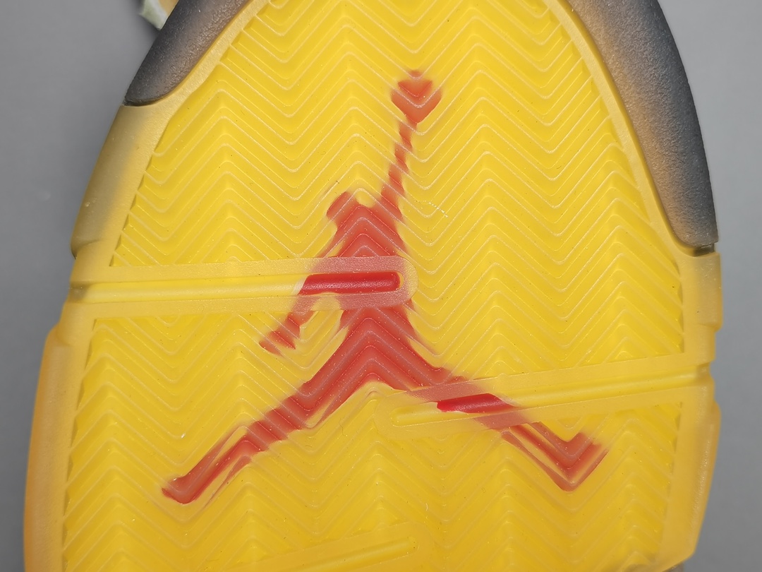 Off-White™ x Air Jordan Retro 5SailCT8480-100