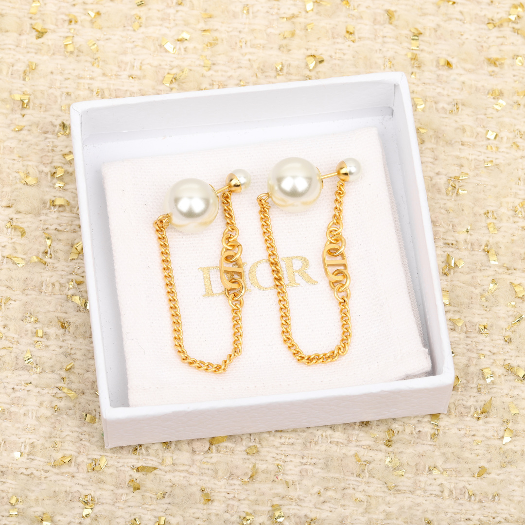 Dior pearl chain earrings