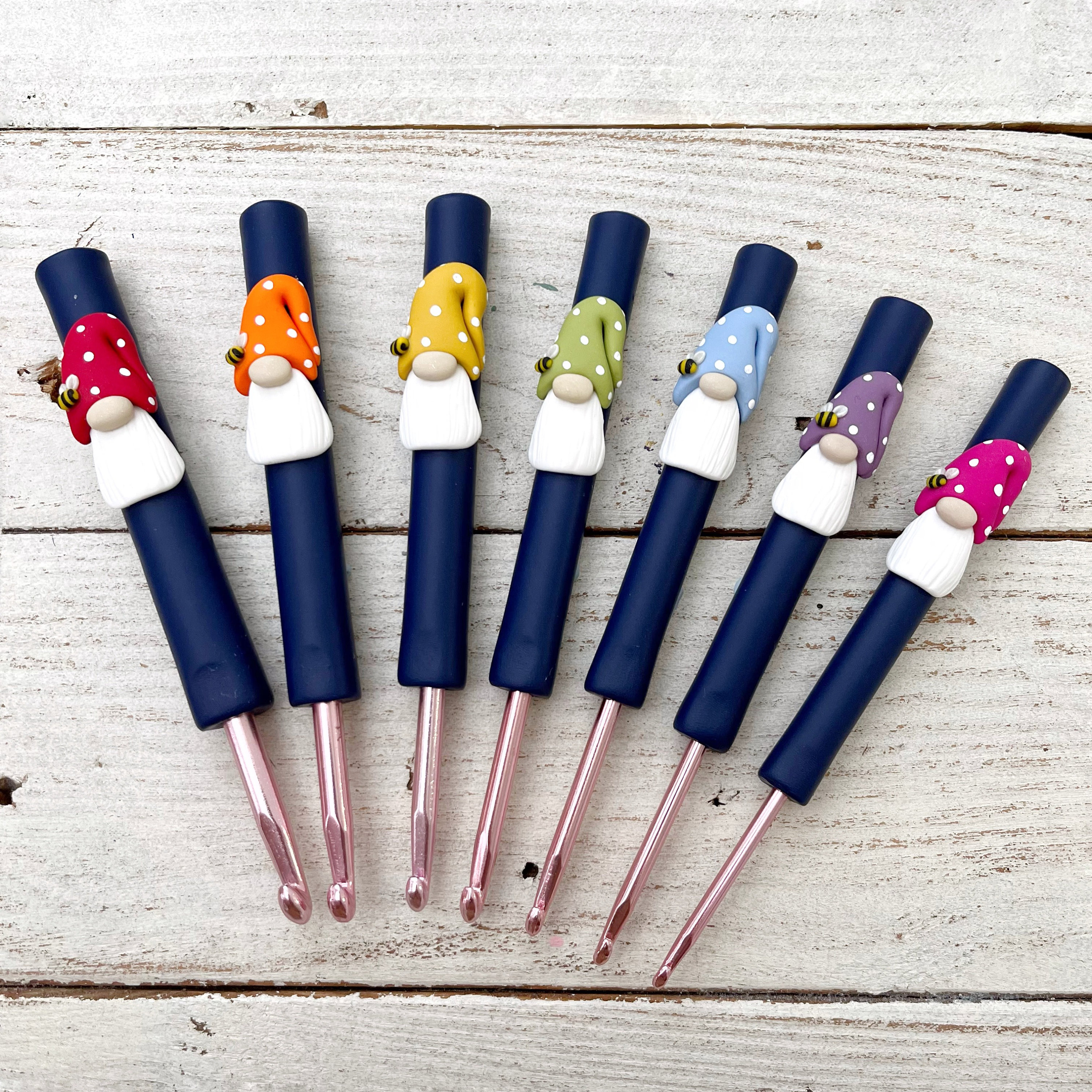 Set of 7 Rainbow yarn ball crochet hook