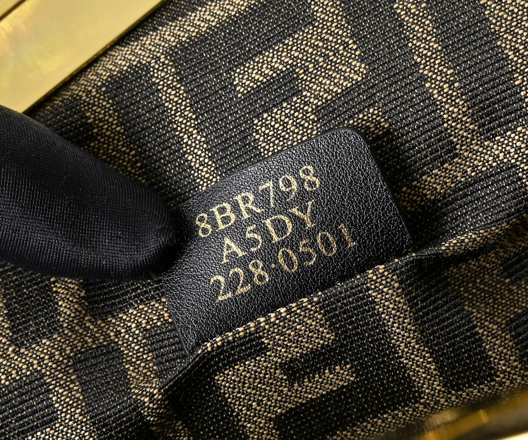 FENDI First Shoulder Bag 80017