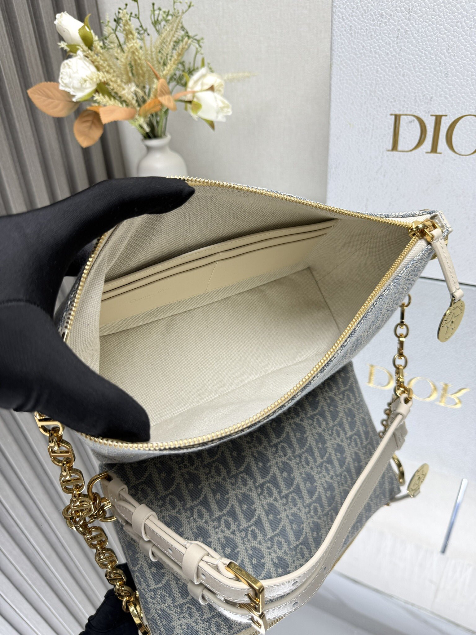 Dior star Hobo chain bag 3202