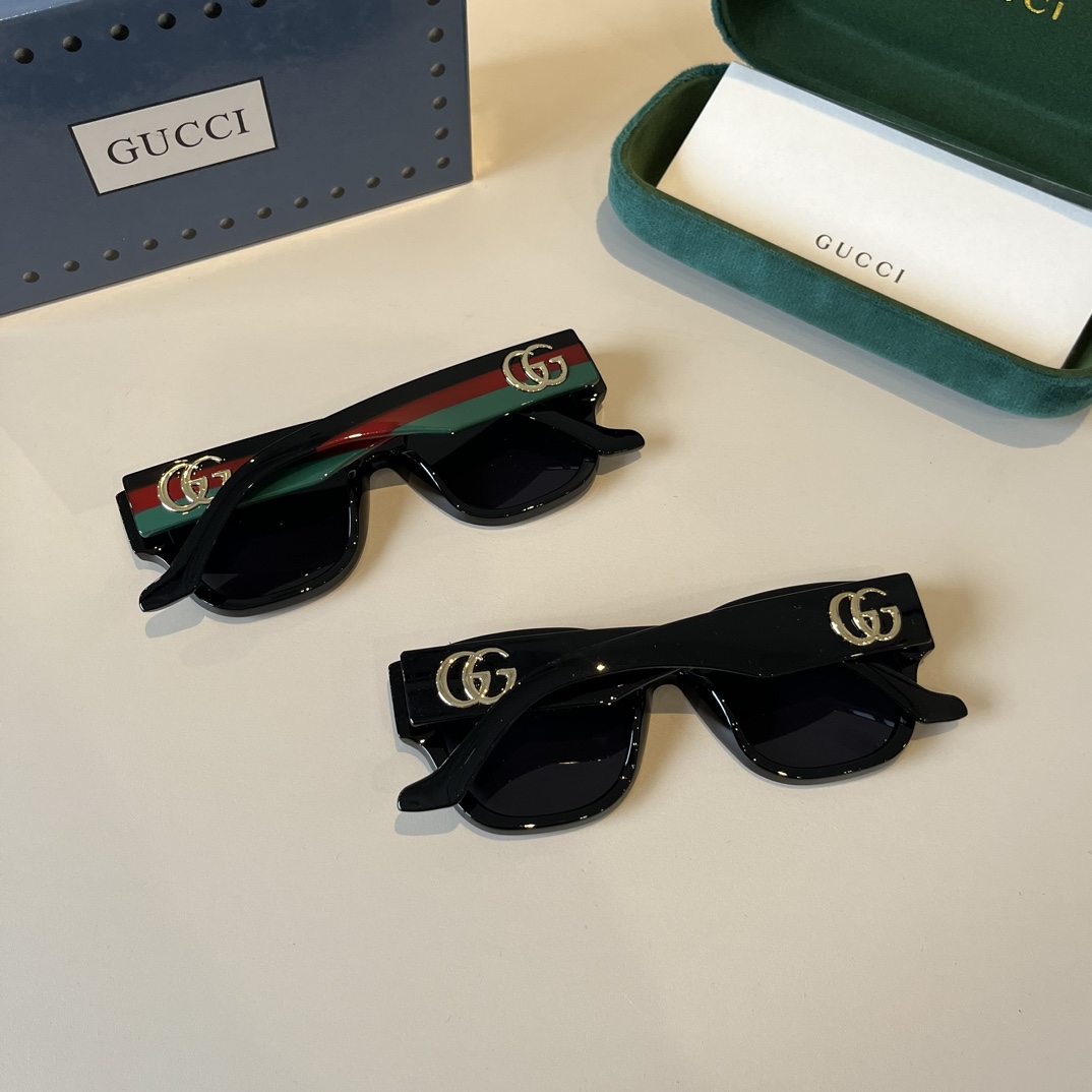 Gucci Round Frame Sunglasses